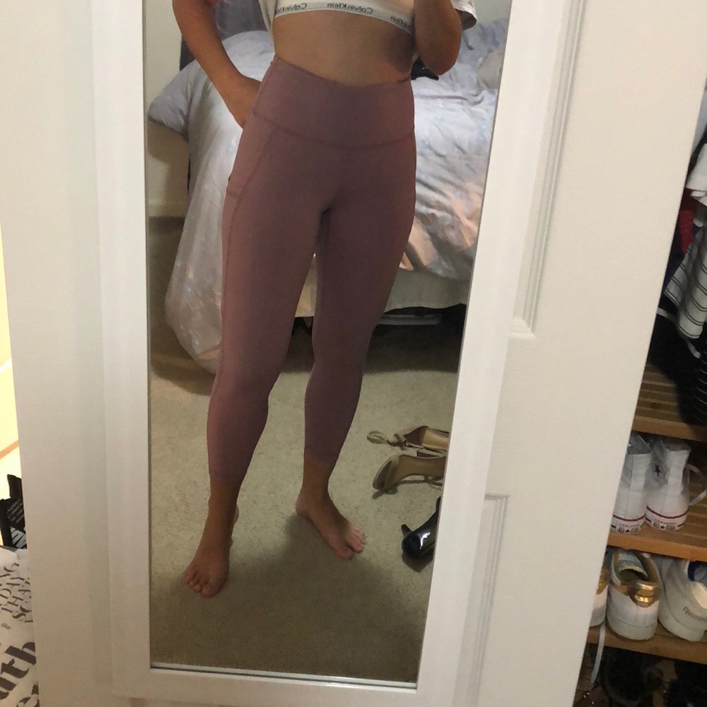 cute leggings feel like lulu align!!!